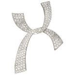 18K. White gold pendant set with approx. 2.06 ct. diamond.