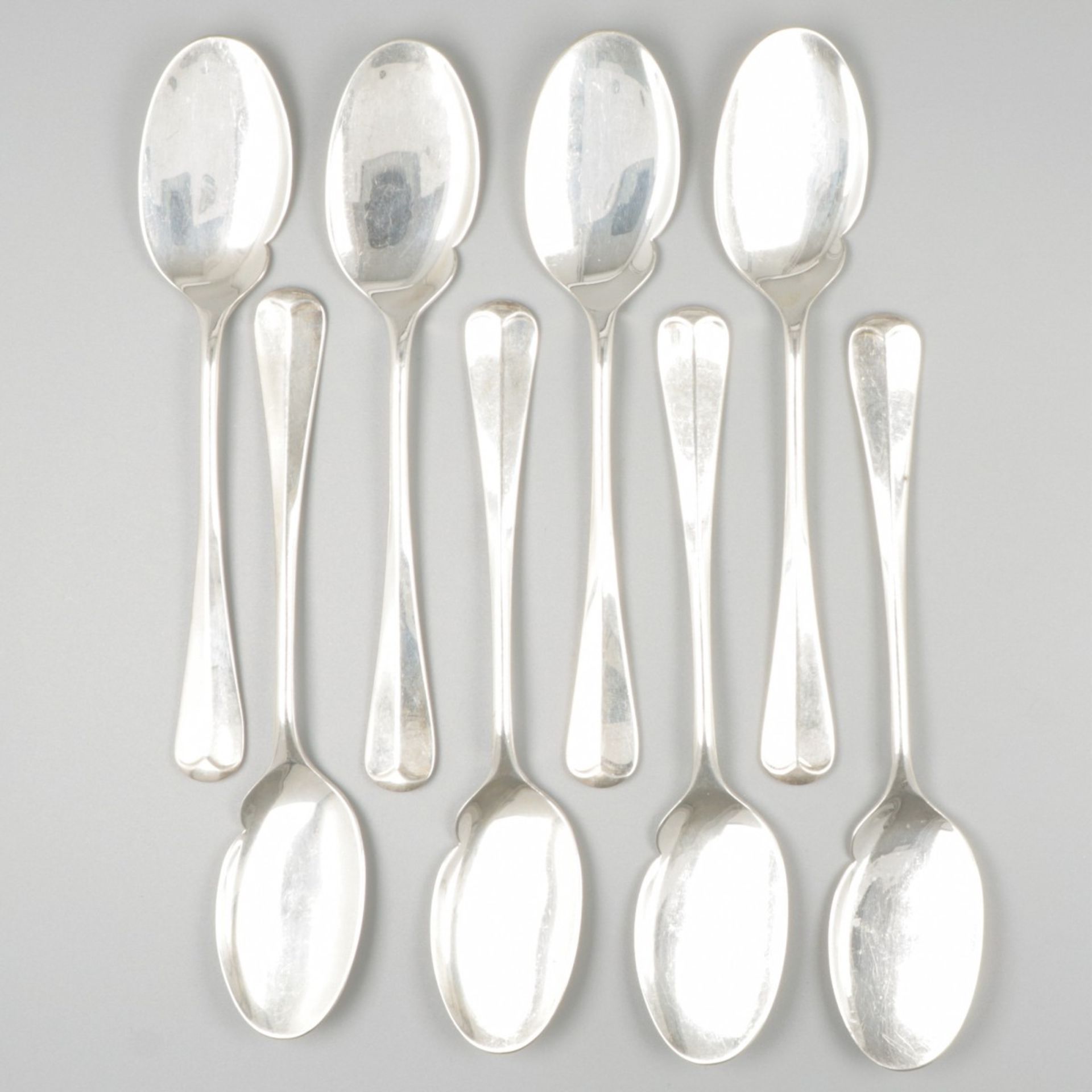 8-piece set of ice cream scoops silver.