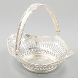 Bonbon handle basket silver.