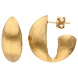 18K. Yellow gold Nanis 'Transformista' earrings with a matte finish.