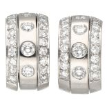 18K. White gold Paul Simons earrings set with approx. 0.64 ct. diamond.