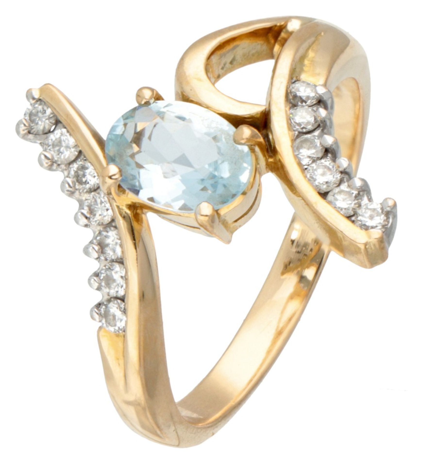 18K. Yellow gold ring set with approx. 0.55 ct. aquamarine and approx. 0.13 ct. diamond.