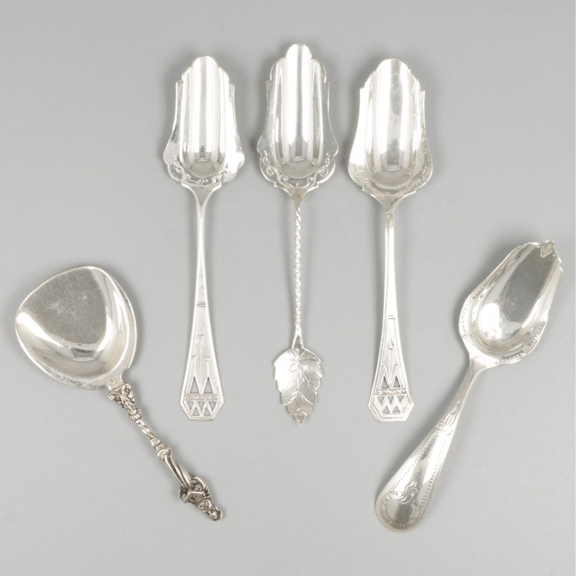 5-piece lot sugar spoons silver.