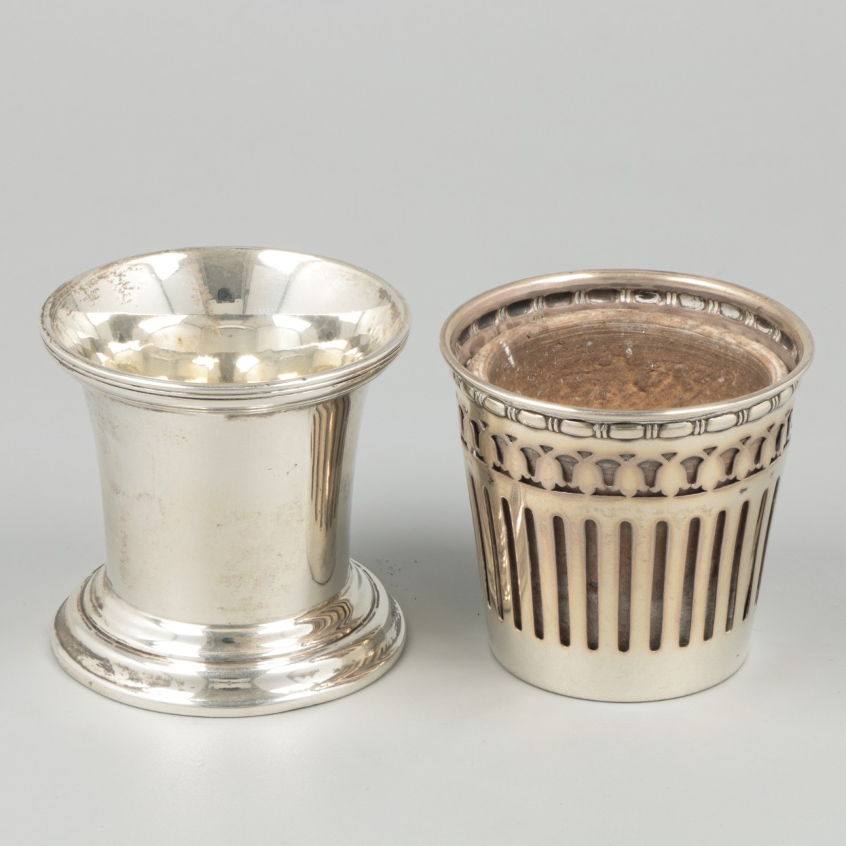 Toothpick vase and flower pot silver.
