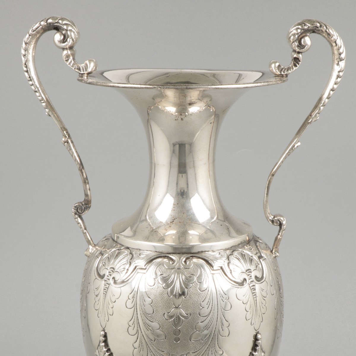 Showpiece vase silver. - Image 4 of 7