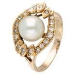 Vintage 14K. yellow gold ring set with approx. 0.22 ct. diamond and a pearl.