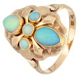 Vintage 14K. yellow gold ring set with approx. 0.68 ct. precious opal.