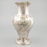 Flower vase silver.