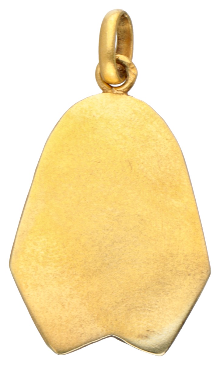 18K. Yellow gold French religious pendant depicting the virgin Mary, signed J. Holy and initials AC. - Image 2 of 2