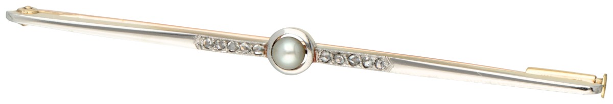 14K. Yellow gold and Pt 950 platinum bar brooch set with a pearl and rose cut diamonds.