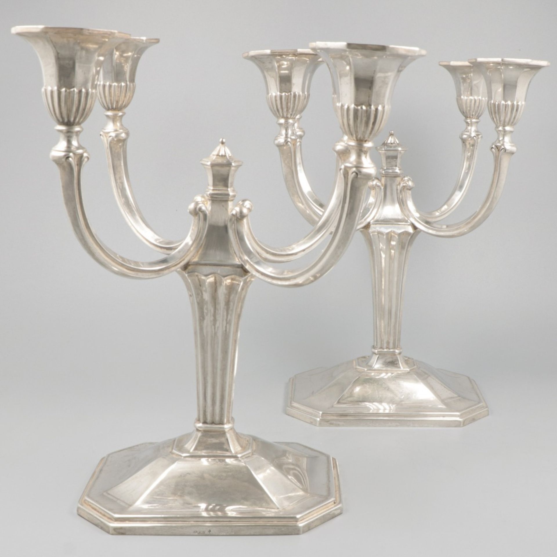 2-piece set of candlesticks silver.