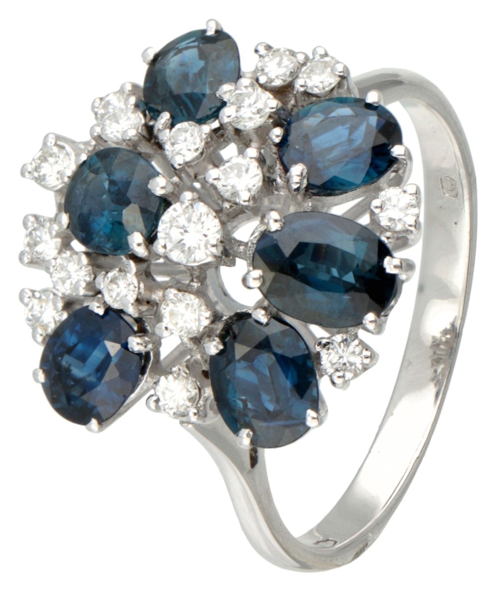 18K. White gold ring set with approx. 2.70 ct. natural sapphire and approx. 0.33 ct. diamond.