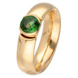 18K. Yellow gold ring set with approx. 0.66 ct. yellowish green tourmaline.