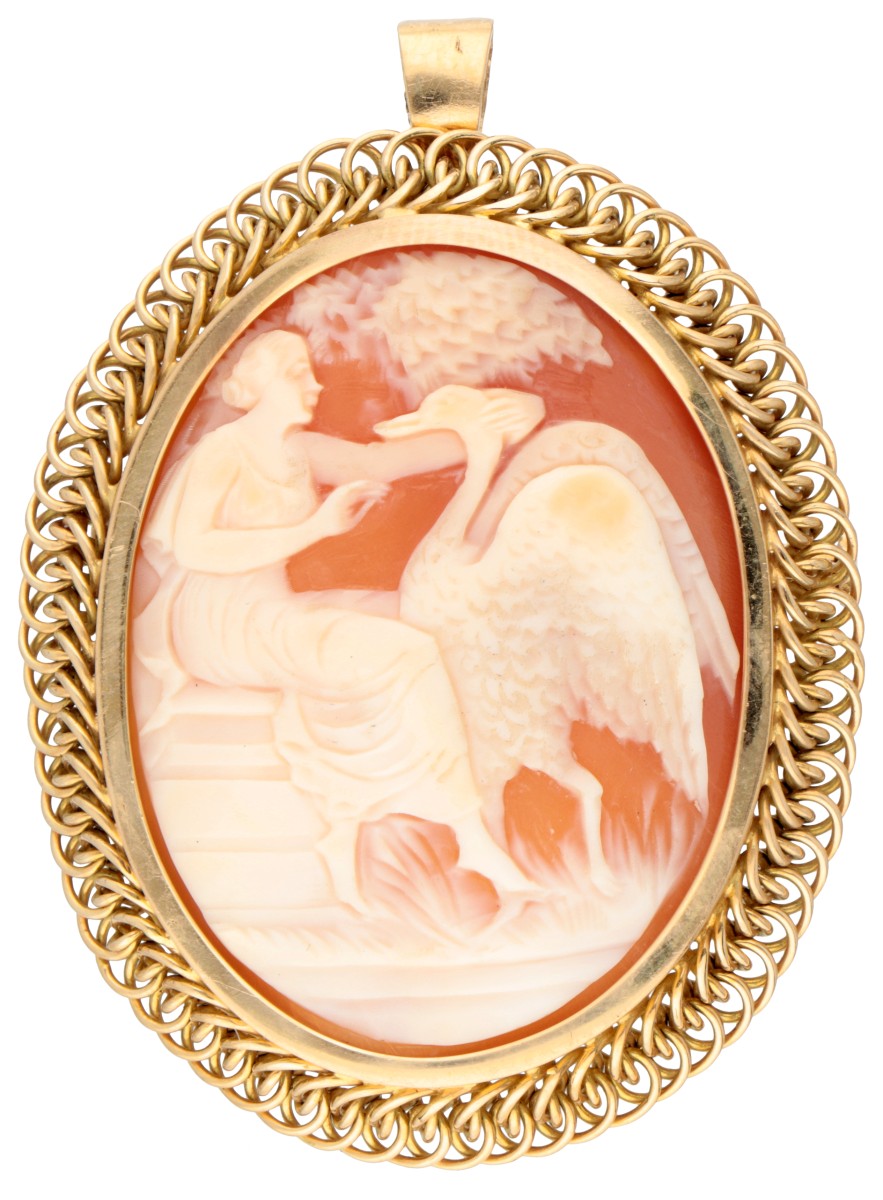 Vintage 18K. yellow gold brooch / pendant set with a cameo depicting a lady and a bird.