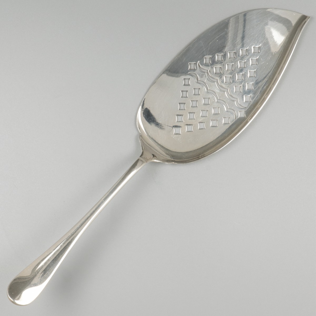 Fish shovel silver.