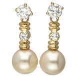 18K. Yellow gold earrings set with approx. 0.91 ct. diamond and pearl.