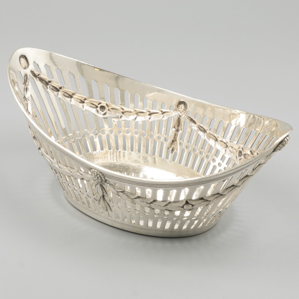 Silver bonbon basket.