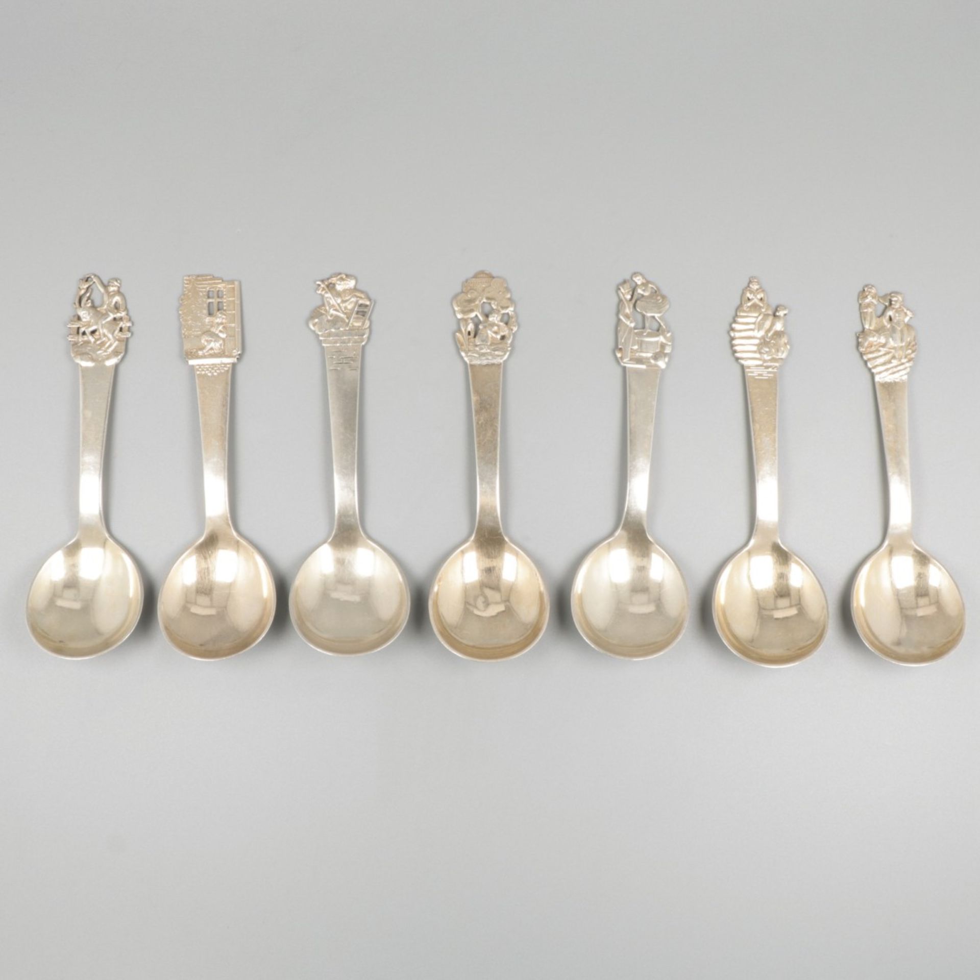 7-piece lot collectors spoons silver.