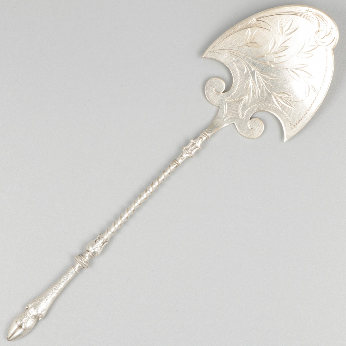 Petit four scoop silver.