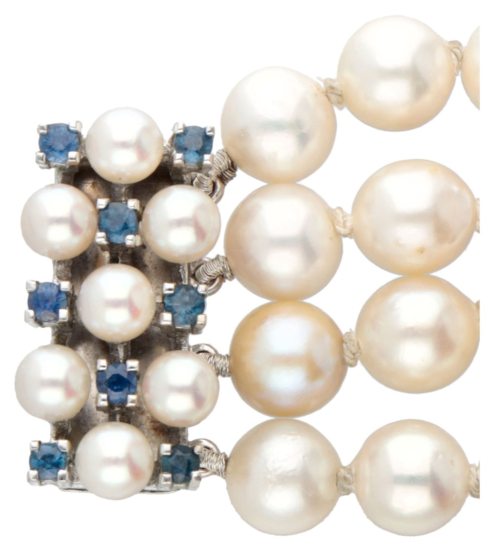 Vintage four-row freshwater pearl bracelet with a 14K. white gold closure set with natural sapphire  - Image 4 of 4