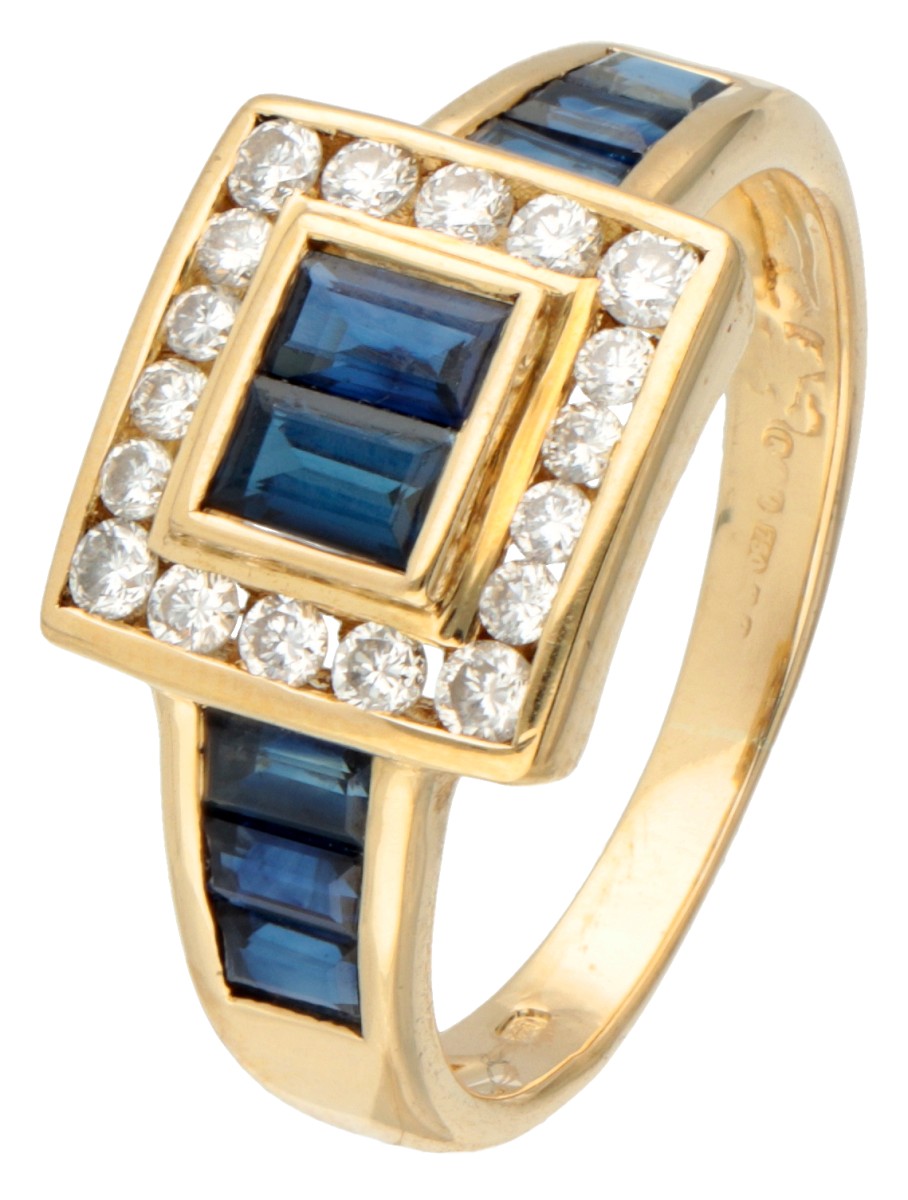 18K. Yellow gold ring set with approx. 0.78 ct. natural sapphire and approx. 0.28 ct. diamond.