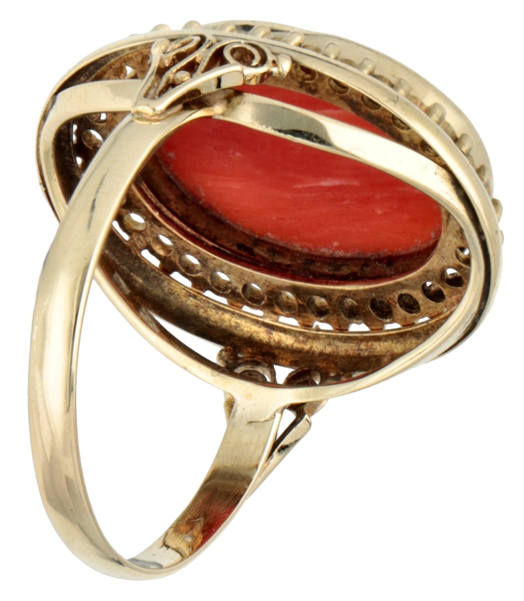 Vintage 14K. yellow gold ring set with red coral with carved floral representations. - Image 2 of 3