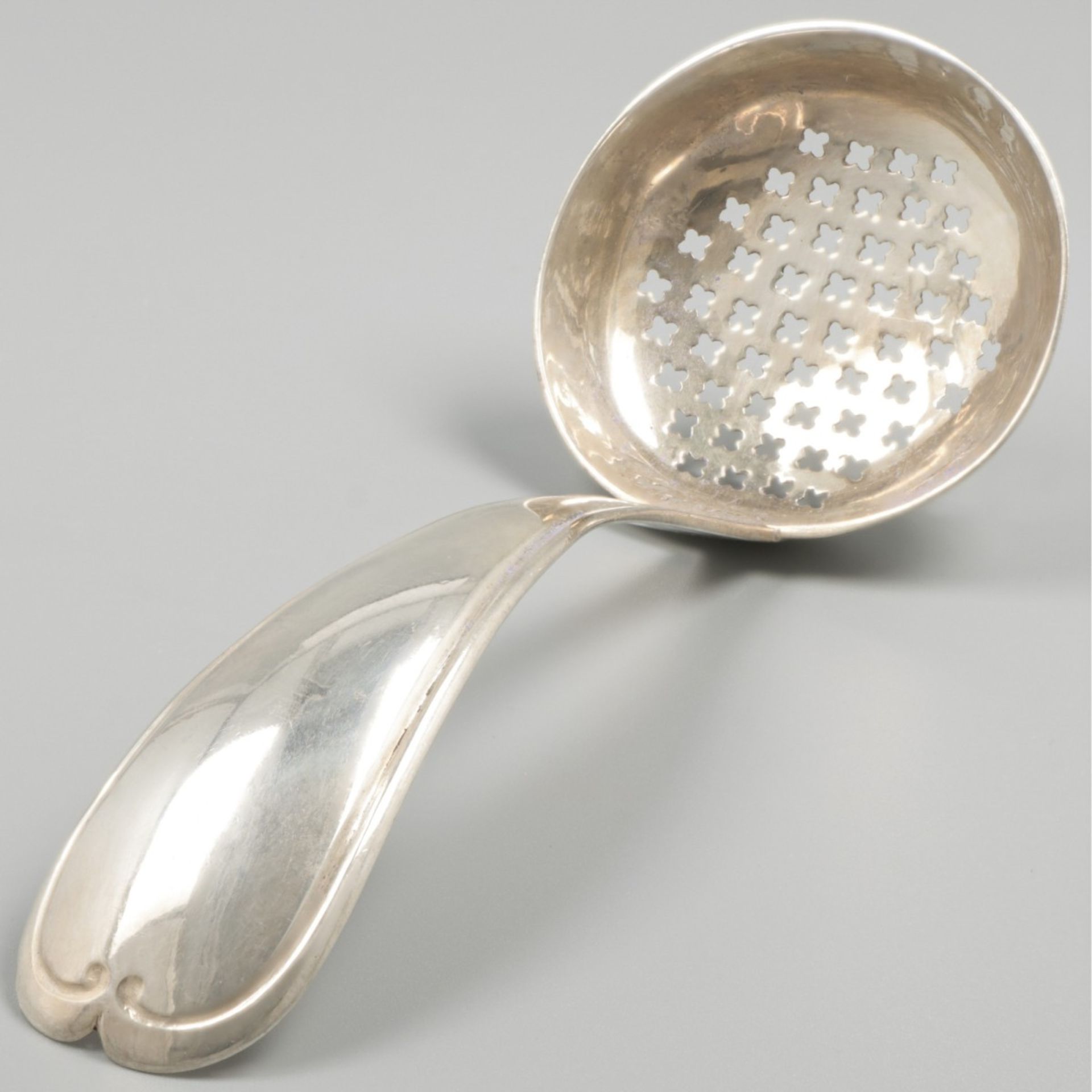 Sprinkle spoon silver.