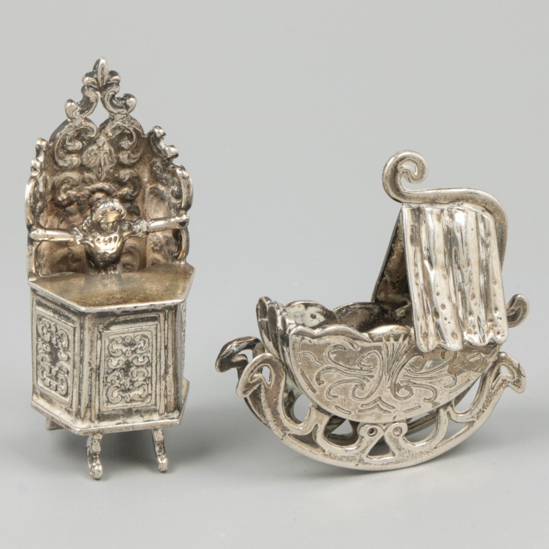 2-piece lot miniatures silver.