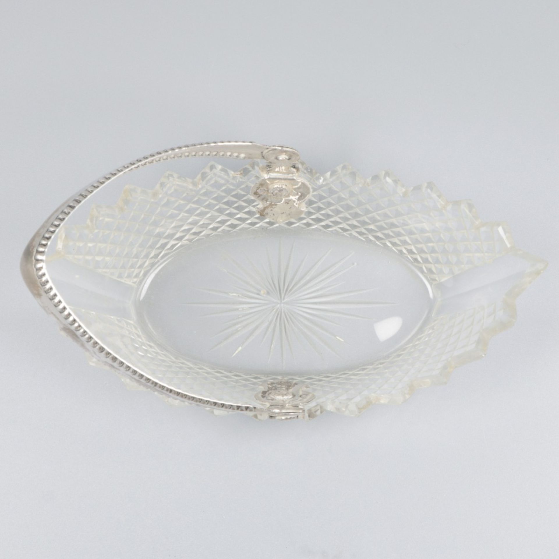 Bonbon dish with silver handle. - Image 4 of 7