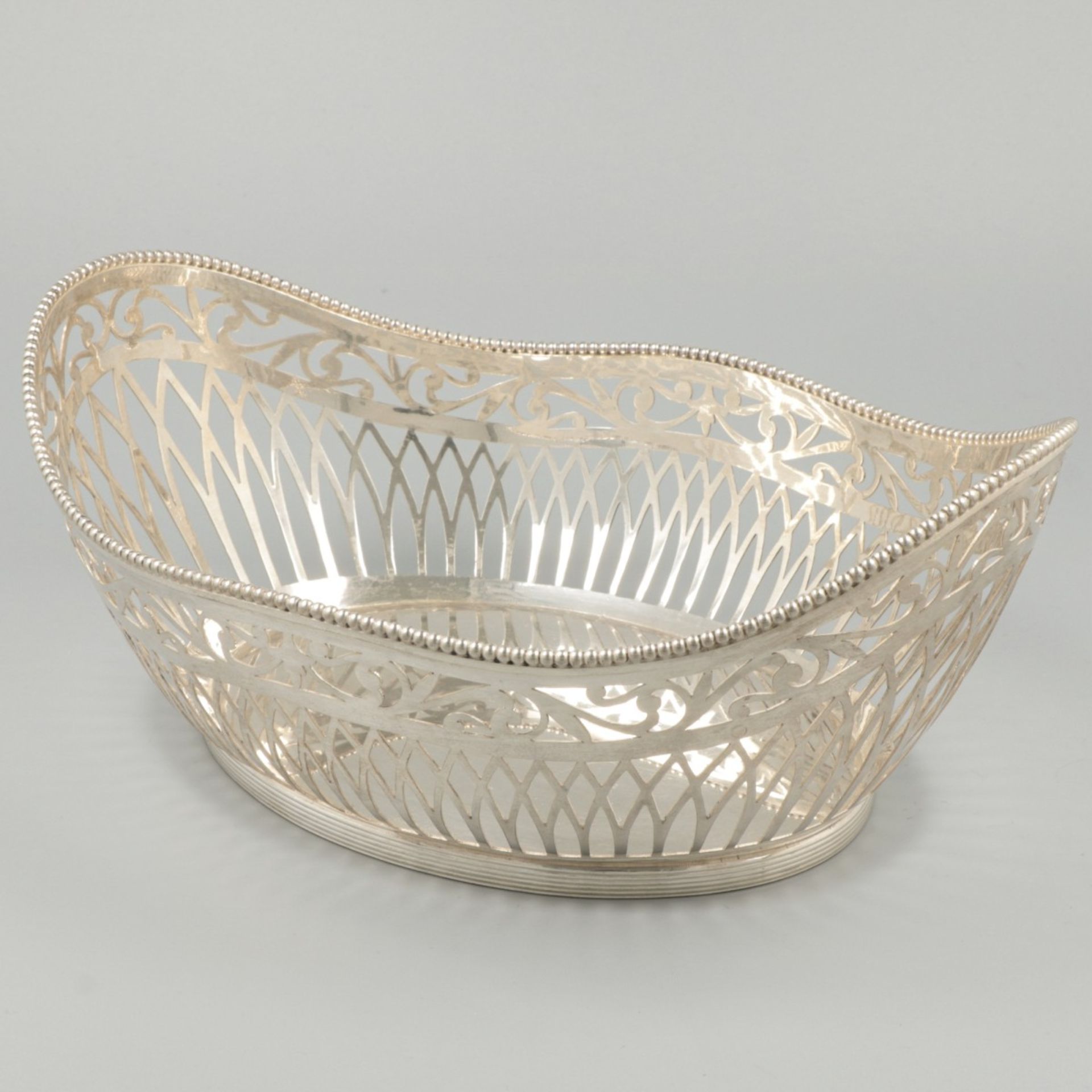 Bread basket silver.