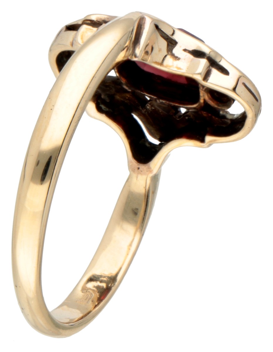 Antique 14K. yellow gold ring set with garnet and diamond. - Image 2 of 2