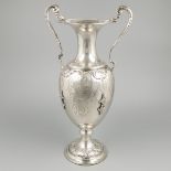 Showpiece vase silver.