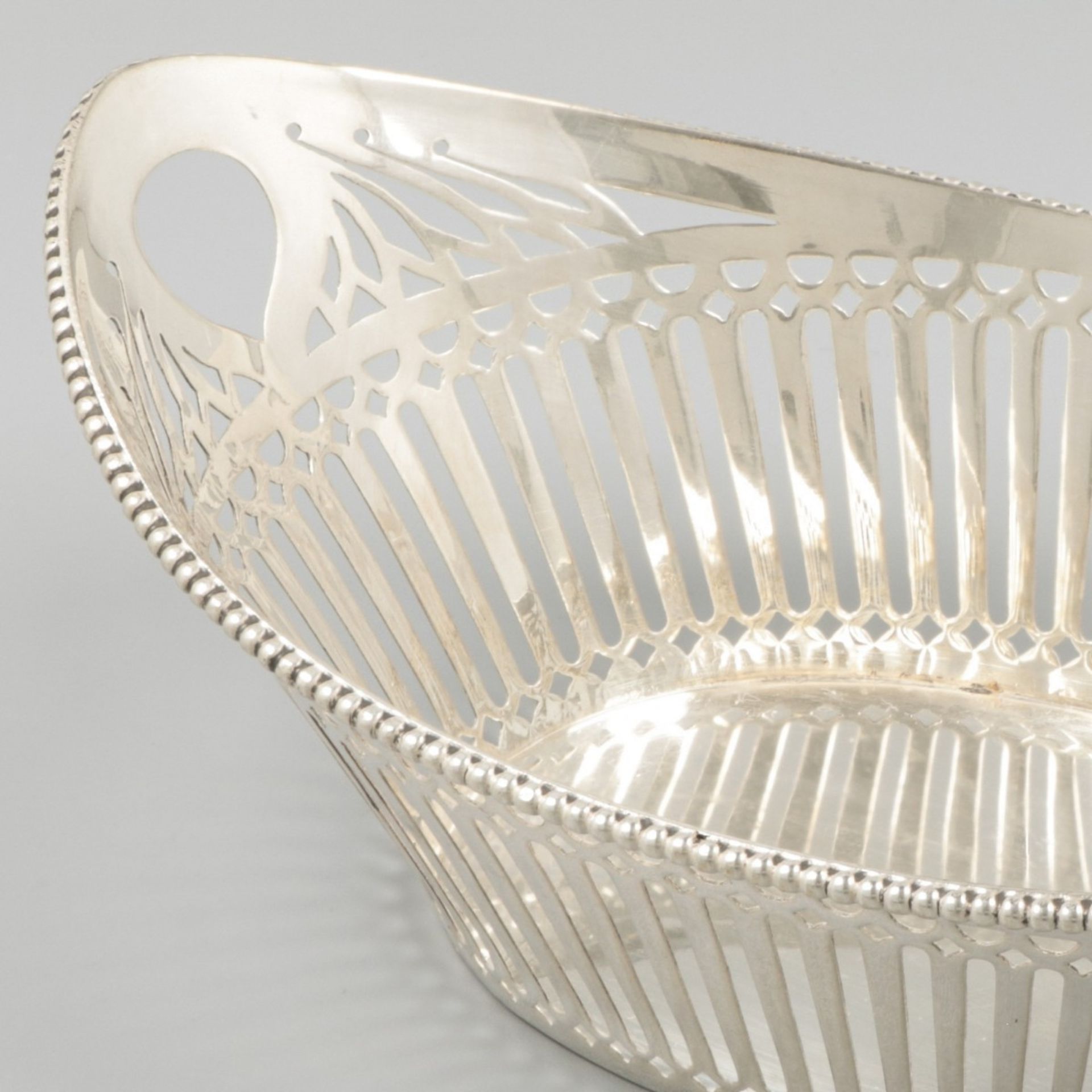 Silver bonbon basket. - Image 2 of 5
