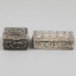 2-piece set of pill boxes silver.