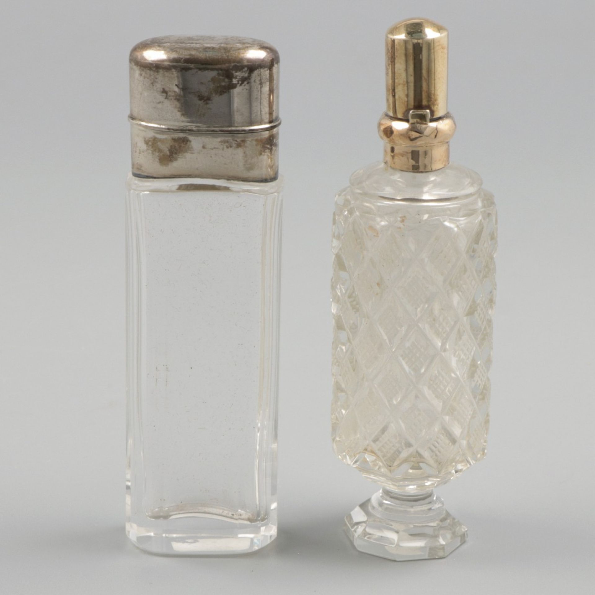 
2-piece lot of perfume bottles silver / gold. - Image 2 of 6