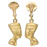 Vintage 18K. yellow gold earrings with representations of Nefertiti and papyrus plants.