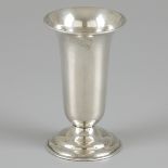 Flower vase silver.