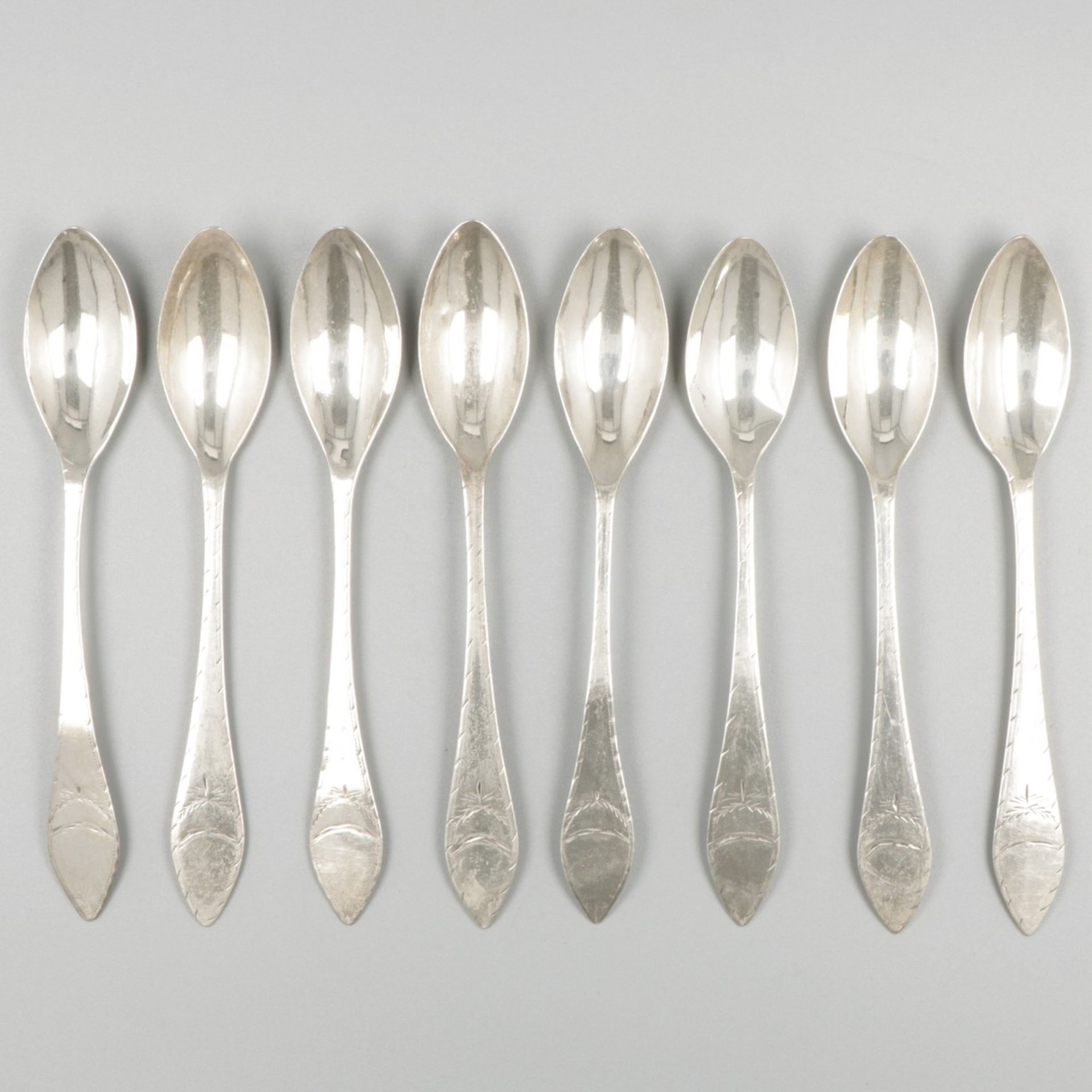 Set of 8 teaspoons (Amsterdam, Jan Woortman 1787-1802 and Simon Woortman 1816-1824), silver.