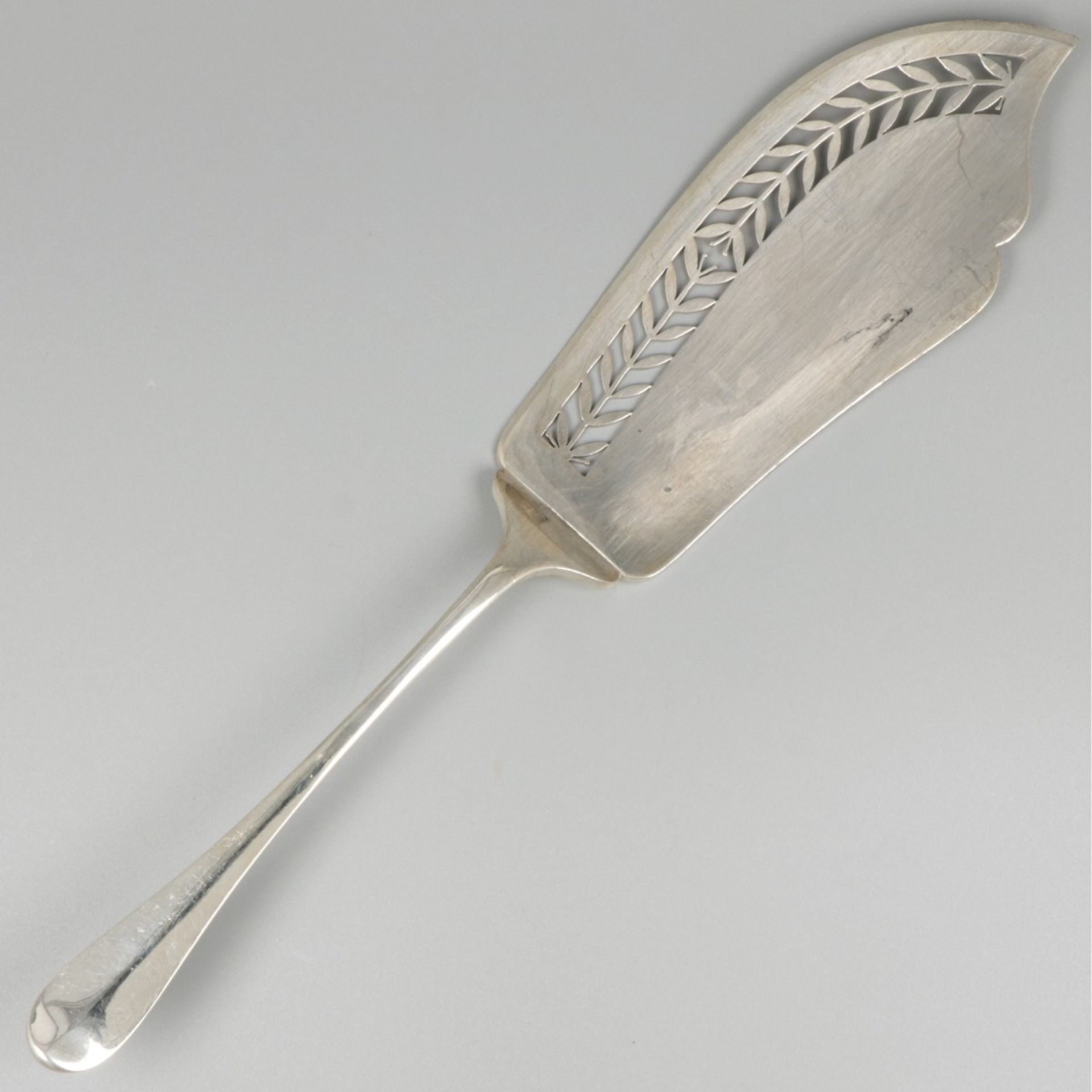 Fish shovel silver.