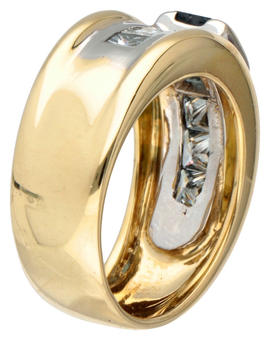 18K. Bicolor gold ring set with approx. 1.04 ct. natural sapphire and approx. 0.96 ct. diamond. - Image 2 of 2