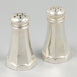 Pepper & salt shakers silver.