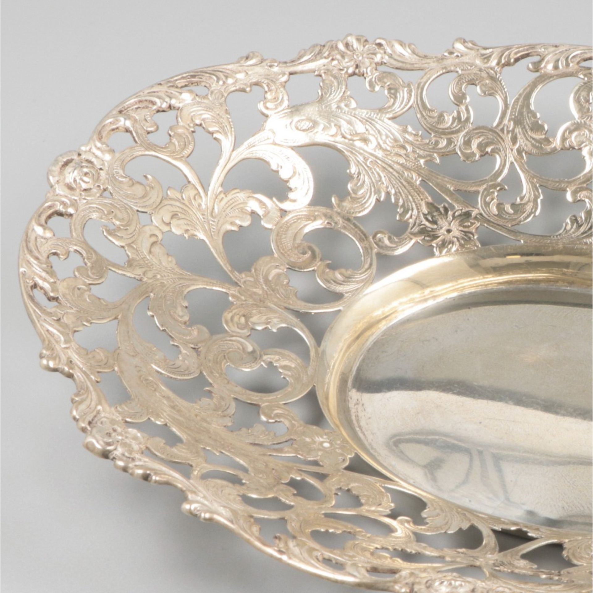 Silver presentation dish. - Image 2 of 6