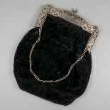 Bracket purse silver.