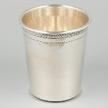 Drinking cup silver.