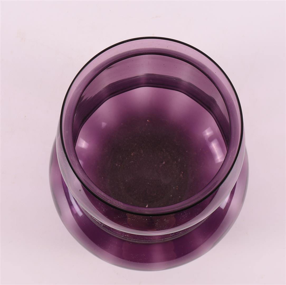 A purple glass vase, Netherlands, Maastricht, ca. 1930. - Image 2 of 2