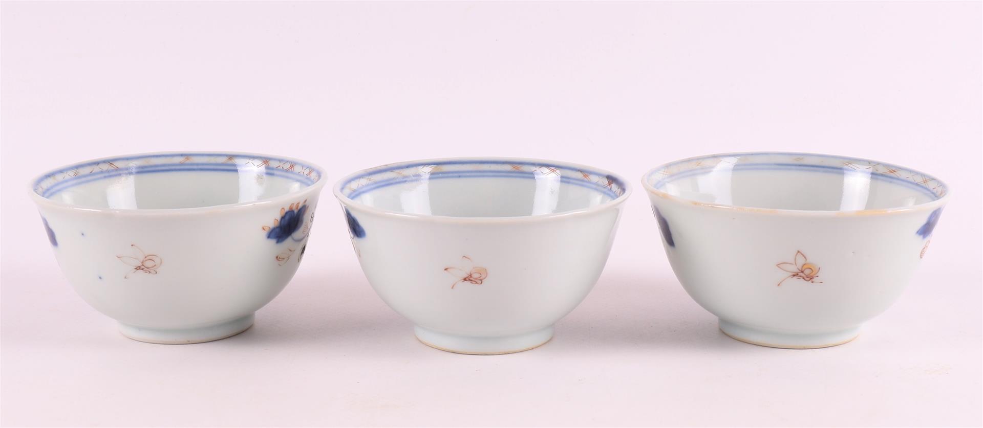 A set of six Chinese Imari cups and saucers, China, Qianlong, 18th C - Image 8 of 15