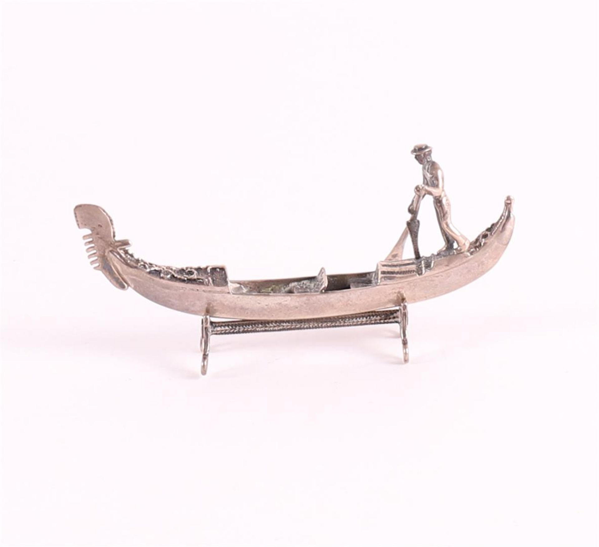 A silver Venetian gondolier with gondola, 20th century. - Image 3 of 3