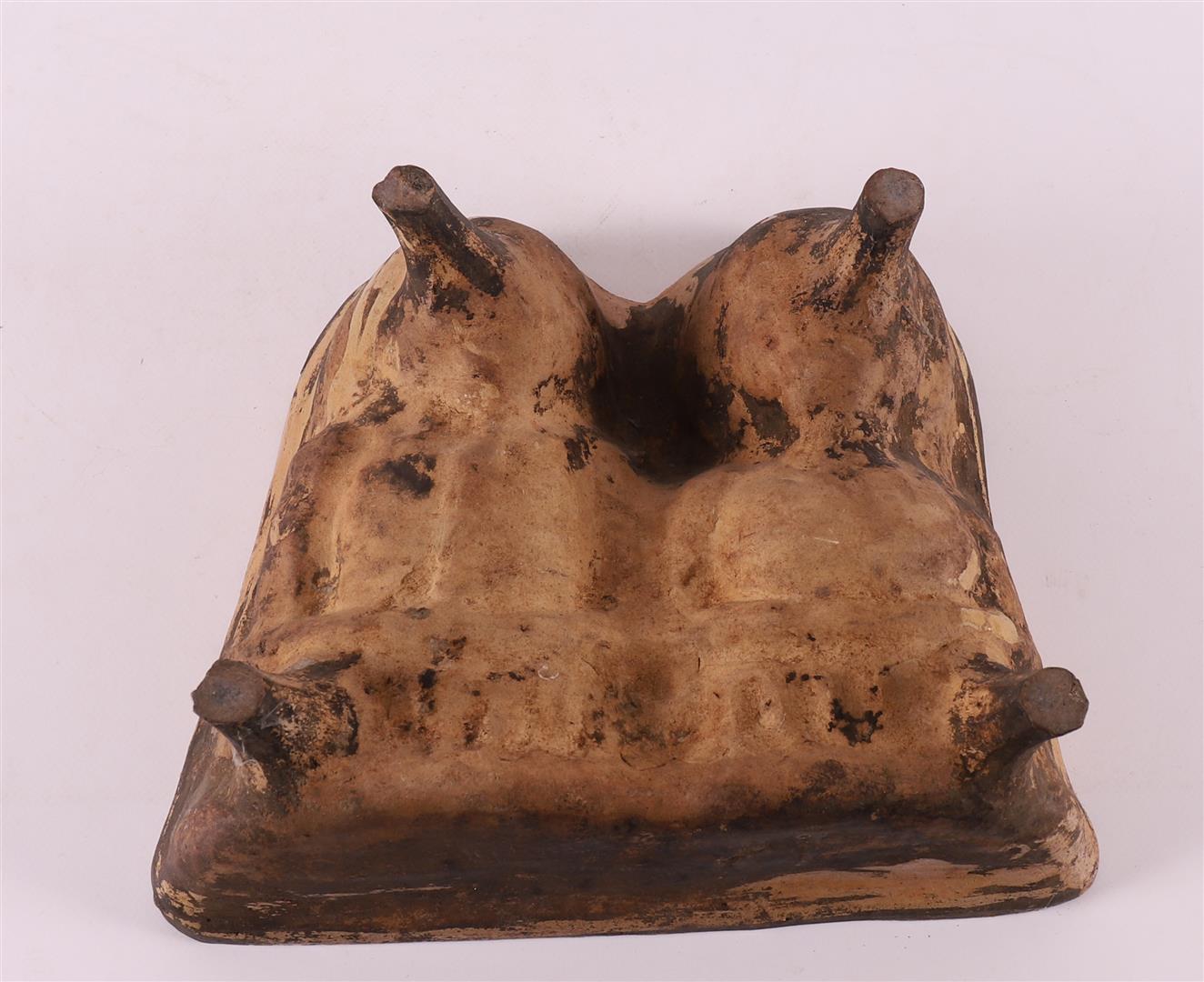 A stoneware baking tin, 18th century. - Image 3 of 3