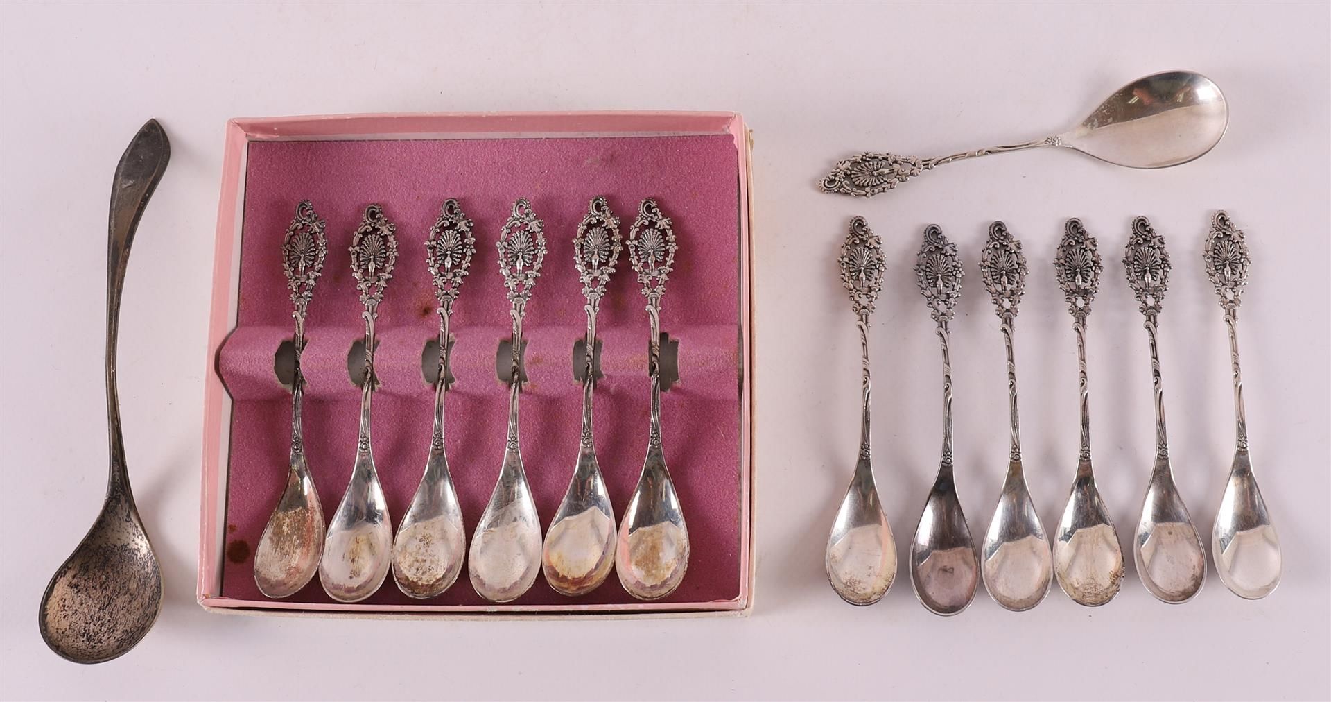 A series of six silver teaspoons and tea spoon, early 20th century.