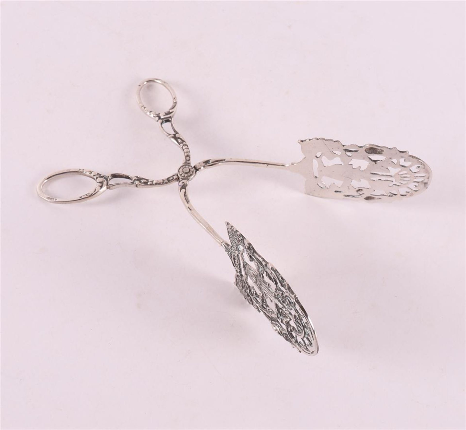 A 3rd grade silver pastry tongs with floral decoration, 1st half 20th century. - Image 3 of 3